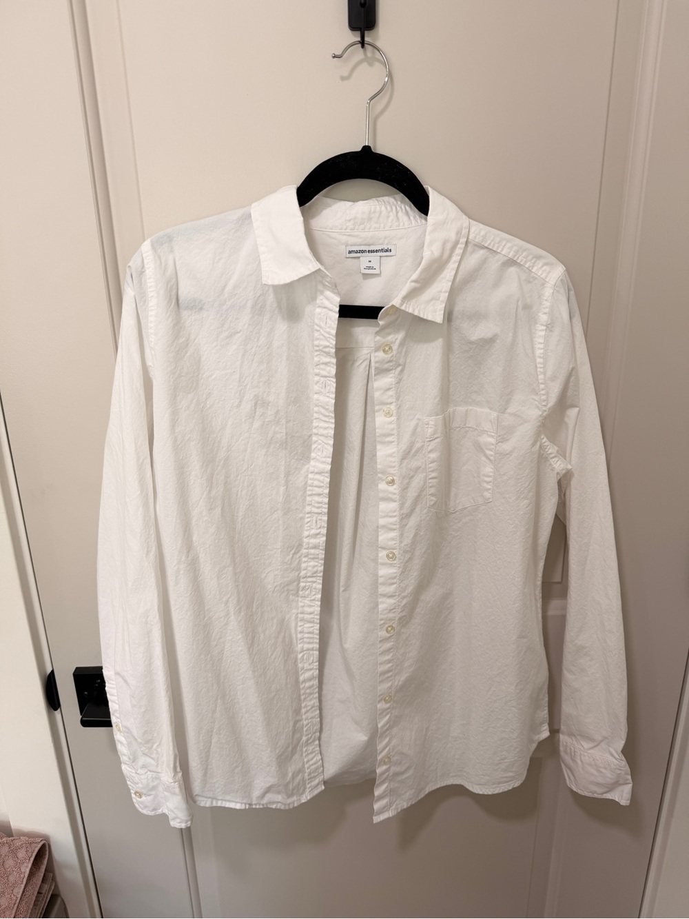 Amazon Essentials Men’s White Casual Button-Down Shirt